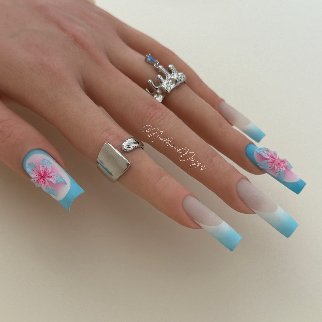 Lily Mist Garden Press-ons