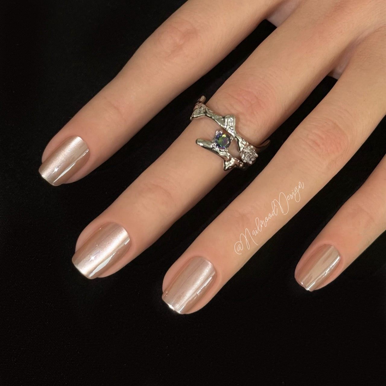 Nude Glow Press-ons Short Square